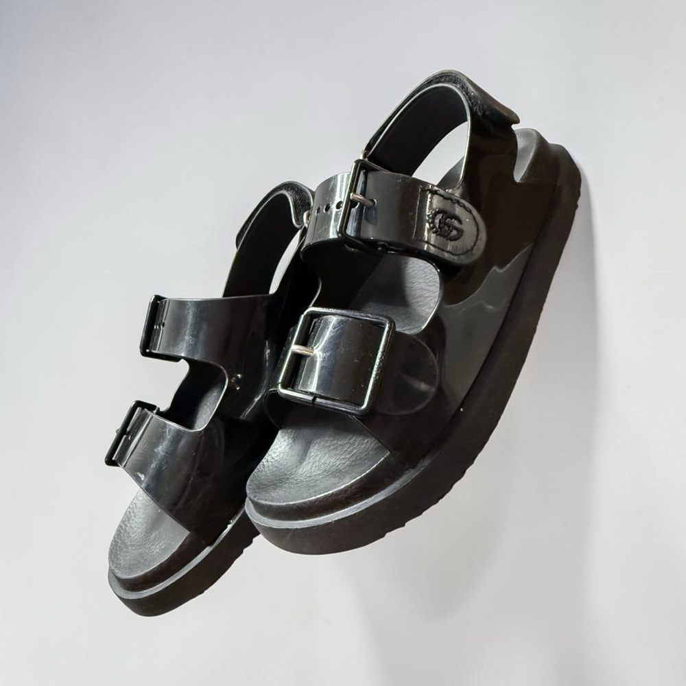 Gucci Black Patent Buckle Strap Women’s Sandals - Picture 2 of 6
